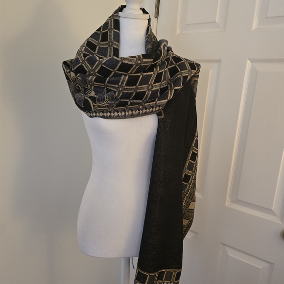 Accessory Street Elegant Black/Gold/Tan Paisley Check Scarf - Picture 2 of 10